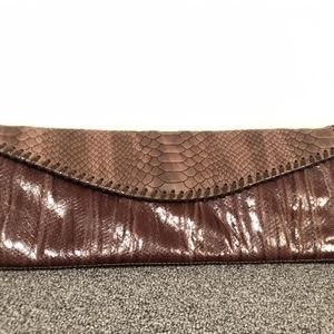 Mondrina metallic brown snake skin clutch